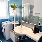 Lavender - City Room With Free Parking 4* Пула