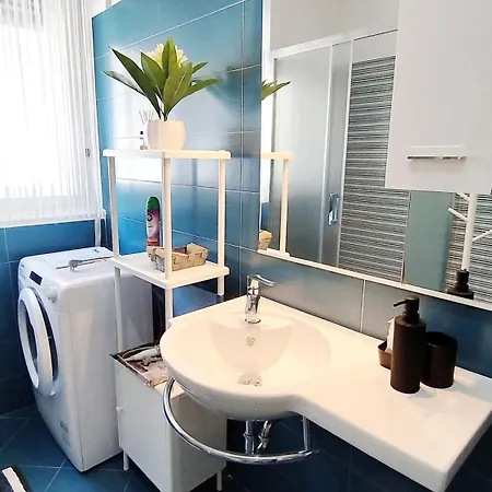 Lavender - With Free Parking 4* Pola