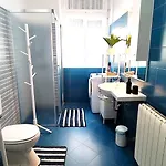 Гостевой дом Lavender - City Room With Free Parking 4*