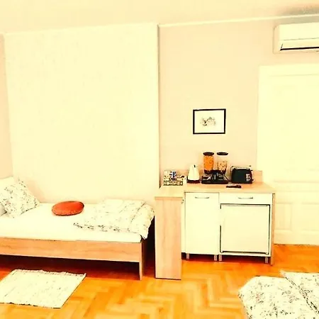 Affittacamere Lavender - With Free Parking Pola