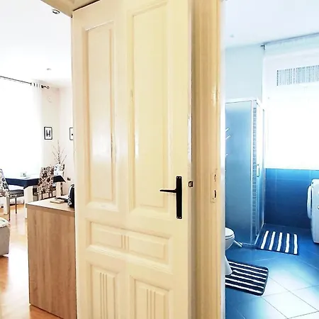 Lavender - With Free Parking Affittacamere 4*