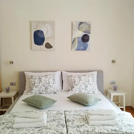 Lavender - With Free Parking