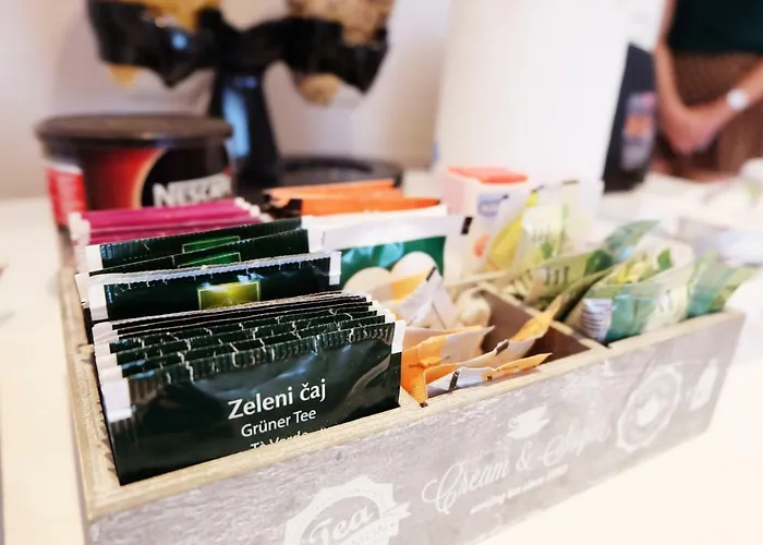 Lavender - With Free Parking Maison d'hôtes 4*